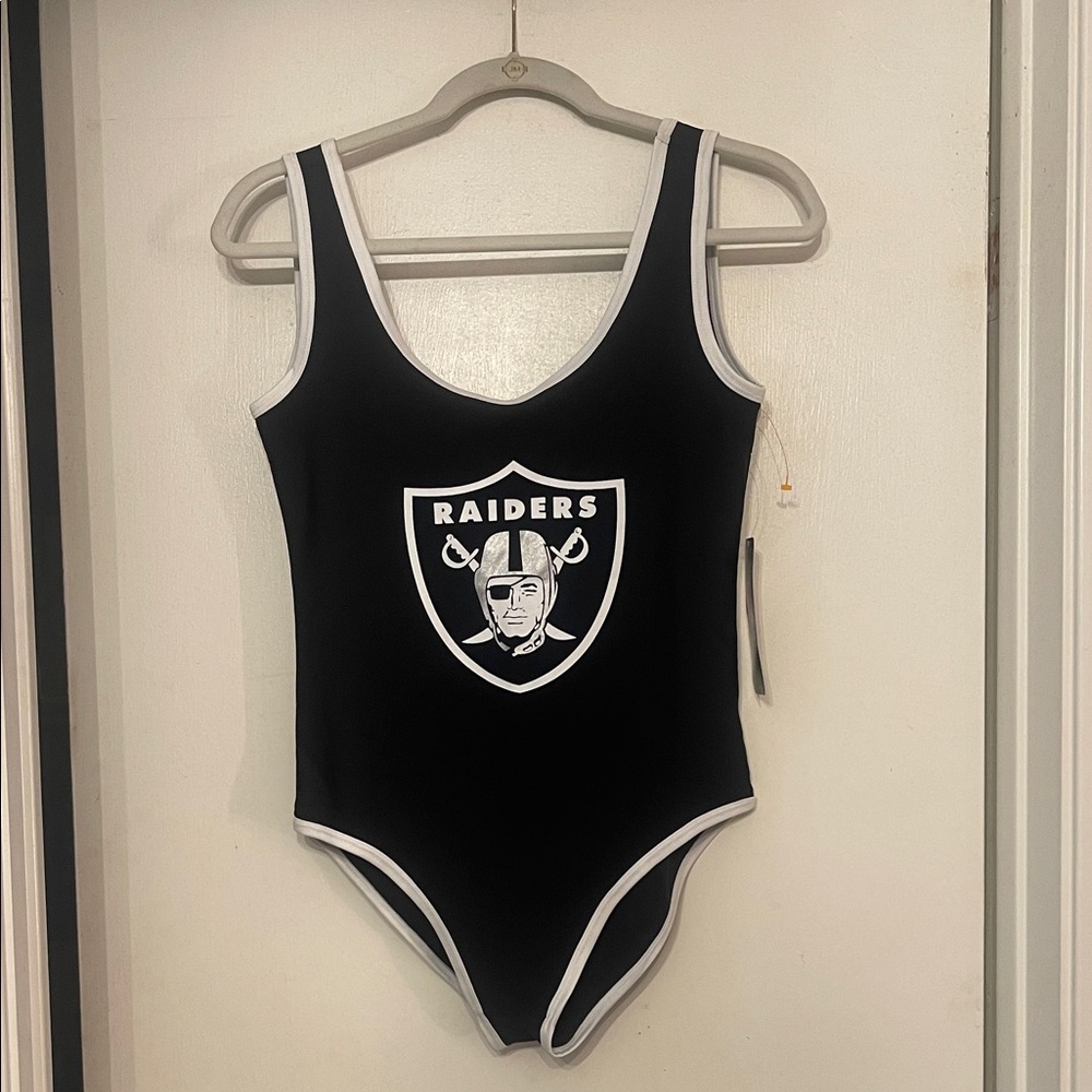 Raiders bodysuit Team appeal size Large NWT